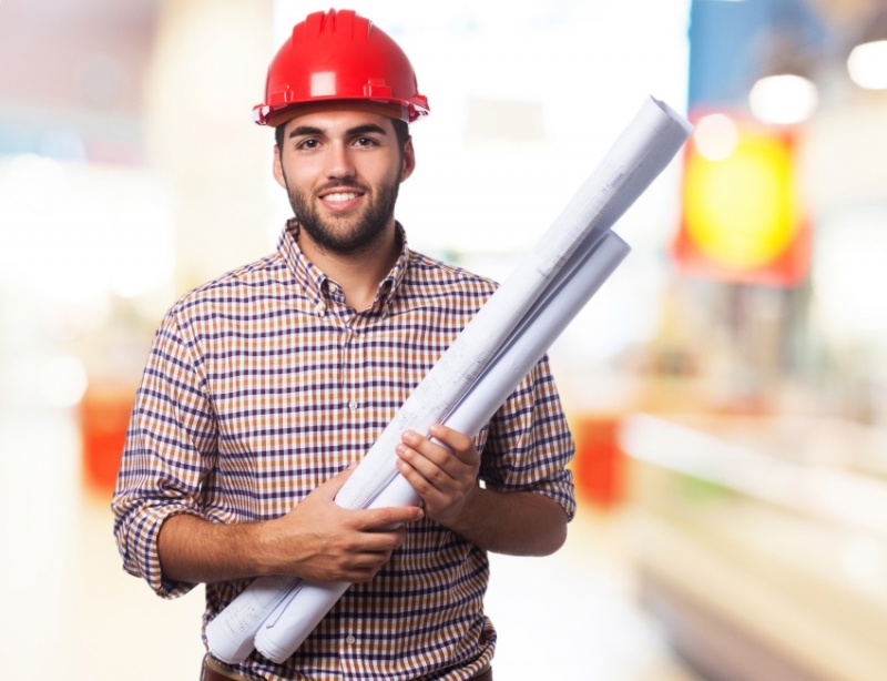 Peter's an engineer. _______________